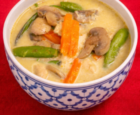 HK3. Kaeng Khiao Wan Kai (Pikant)