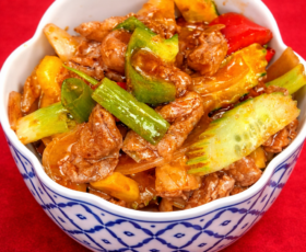 HV1. Mhoe Phad Prieuw Waanh (Mild - geen chili)